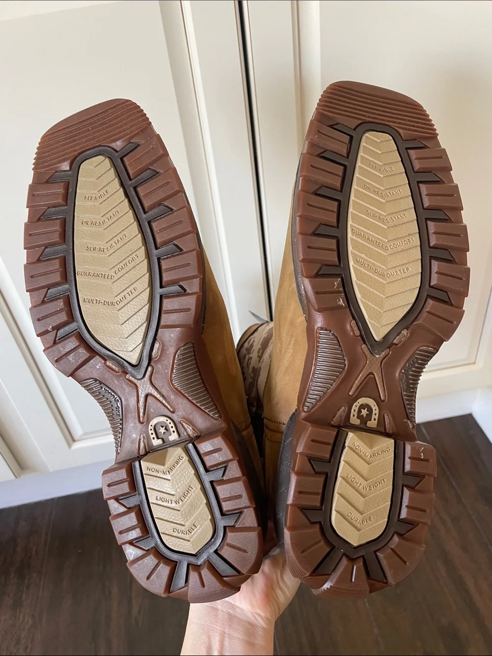NWT DURANGO Maverick Waterproof Western Boots!